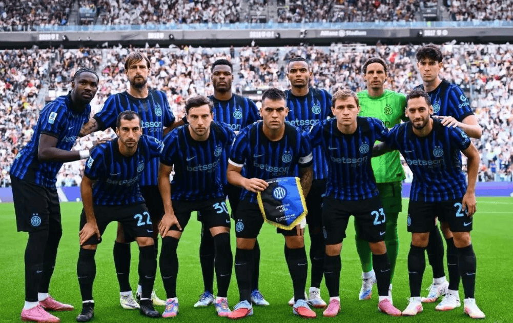 罗马诺：曼联新援奥罗斯科将在未来几天抵达英国完成转会流程（罗马诺：奥罗斯科将于近日抵英，完成加盟曼联手续）