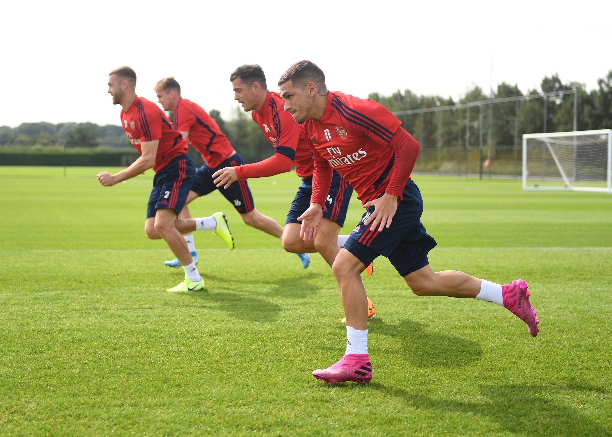 姆巴佩对阵赫罗纳时与第四官员发生争执：我说话的时候看着我！（姆巴佩战赫罗纳与第四官员爆发口角： ＂我说话时看着我！）